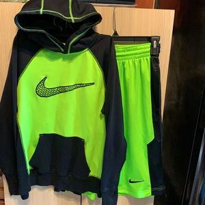 Nike Basketball Athletic Coordinate Set